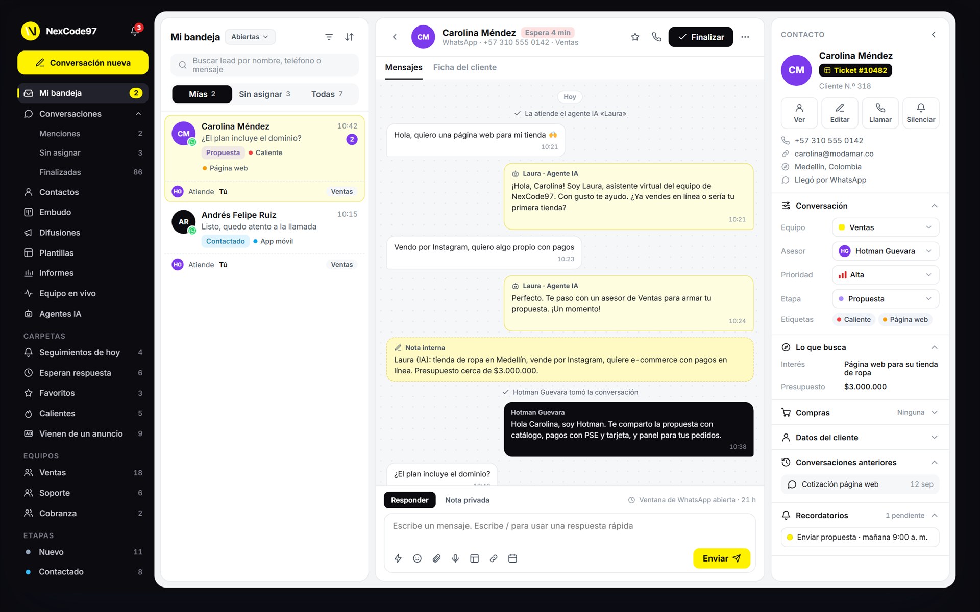 Bandeja del CRM de NexCode97: conversaciones, chat con el agente de IA y ficha del contacto (datos de ejemplo)